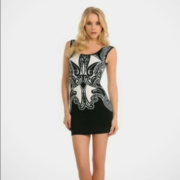 NEW GUESS Women Sleeveless Ornate Paisley  Dress M - Picture 1 of 7
